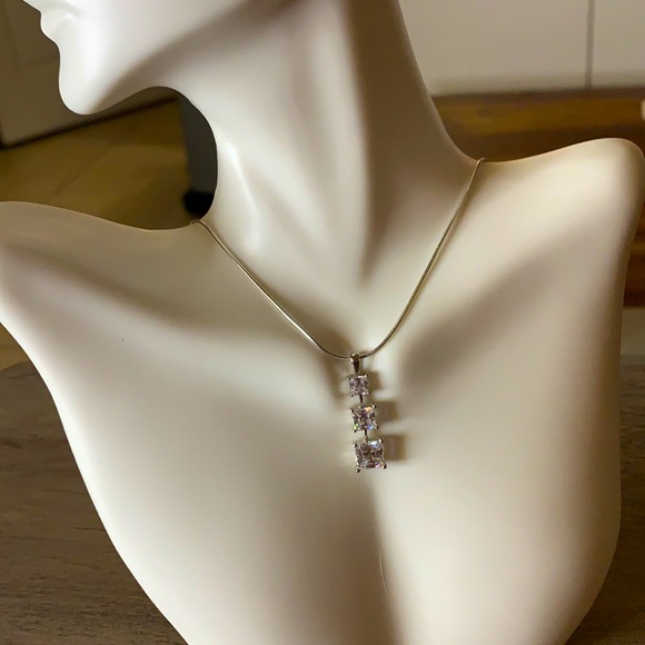 Epiphany and diamonique 3 stone pendant with chain - Picture 2 of 5